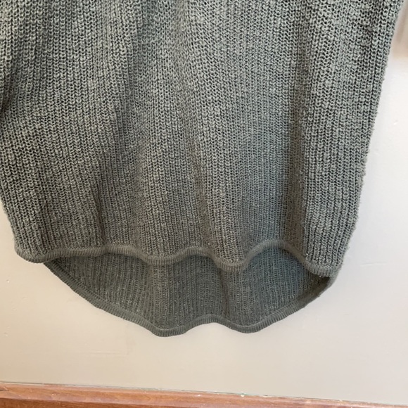 Green Express Sweater! Knit Cable - Picture 4 of 5